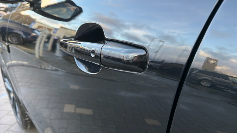 Jaguar F-Pace 2.0 D200 R-Dynamic HSE Black 5dr Auto AWD Diesel Estate